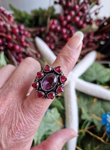 Mooie 925 zilveren ring met hartjes en kristal maat 19 beschikbaar voor biedingen