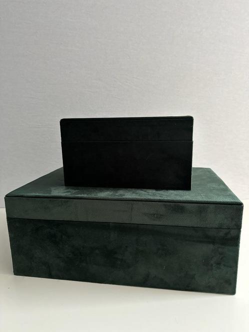 Twee groene fluwelen opbergdozen, Huis en Inrichting, Woonaccessoires | Overige, Zo goed als nieuw, Ophalen of Verzenden