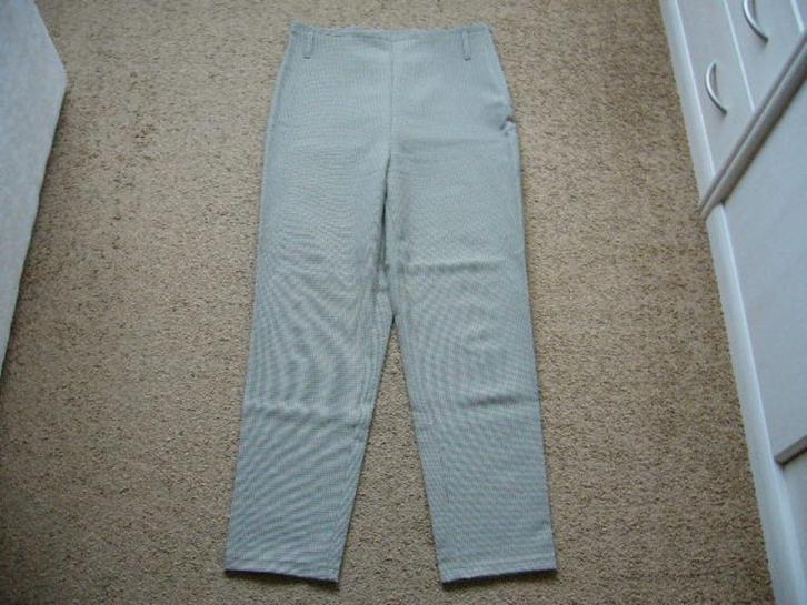 1Way broek maat 40 - 42 splinternieuw, Kleding | Dames, Broeken en Pantalons, Nieuw, Maat 38/40 (M), Lang, Ophalen of Verzenden