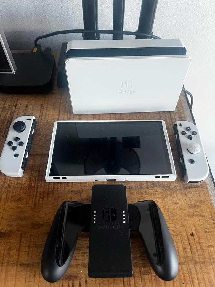 Nintendo Switch OLED - Zo goed als nieuw!, Spelcomputers en Games, Games | Nintendo Switch, Zo goed als nieuw, Avontuur en Actie
