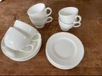 Wedgwood white bone china thee/koffie en gebak servies, Ophalen of Verzenden, Zo goed als nieuw, Wedgwood, Kop(pen) en/of Schotel(s)