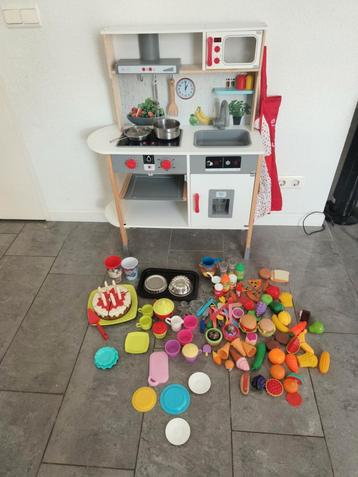 Speelgoed keuken met accessoires  beschikbaar voor biedingen