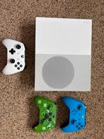 Xbox One S All-Digital + 3 Controllers, Gebruikt, Xbox One S All-digital, Ophalen of Verzenden, 1 TB