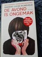 De avond is ongemak - Marieke Lucas Rijneveld, Marieke Lucas Rijneveld, Ophalen of Verzenden, Zo goed als nieuw, Nederland