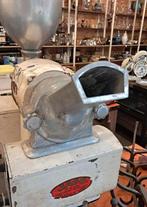 25% korting industriële koffiemolen van 125€ naar 93€, Ophalen, Gebruikt