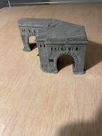 Tunnel, bocht, kerk en diverse gebouwen voor modelspoorbaan, Ophalen, Gebruikt