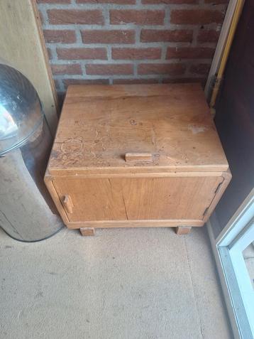 Vintage Houten Po-stoel beschikbaar voor biedingen