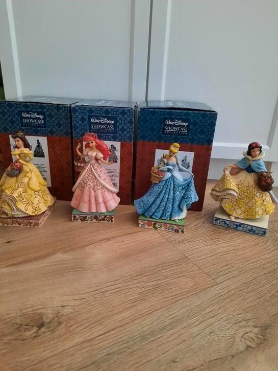 Disney traditions Prinsessen vier seizoenen, Verzamelen, Disney, Zo goed als nieuw, Beeldje of Figuurtje, Sneeuwwitje of Doornroosje
