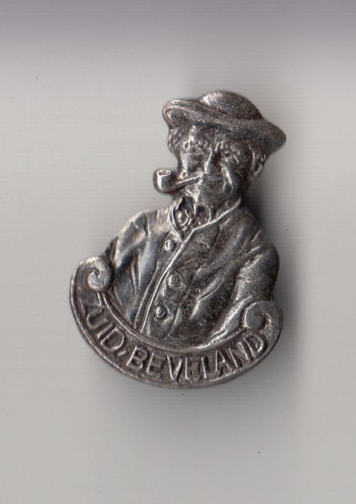 Zuid Beverland Boer met Pijp broche, Verzamelen, Speldjes, Pins en Buttons, Gebruikt, Speldje of Pin, Overige onderwerpen, Ophalen of Verzenden