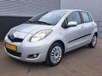 Toyota Yaris 1.3 VVTi Aspiration Climate control Dealeronder, Auto's, Toyota, Origineel Nederlands, Te koop, Zilver of Grijs, 5 stoelen