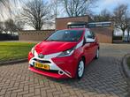 Toyota Aygo 1.0 | Airco | Bluetooth | Camera | Touchscreen, Auto's, Voorwielaandrijving, Start-stop-systeem, Stof, Zwart