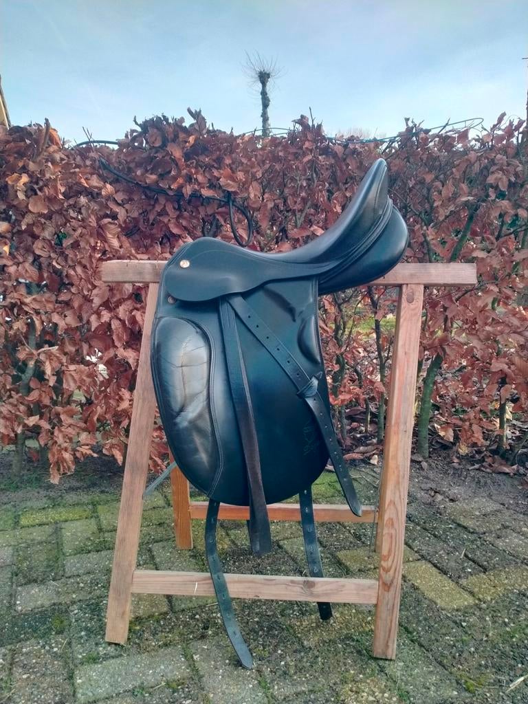 fijn PRESTIGE Doge dressuurzadel 17 inch, Dieren en Toebehoren, Paarden en Pony's | Zadels, Ophalen, Gebruikt, Dressuur