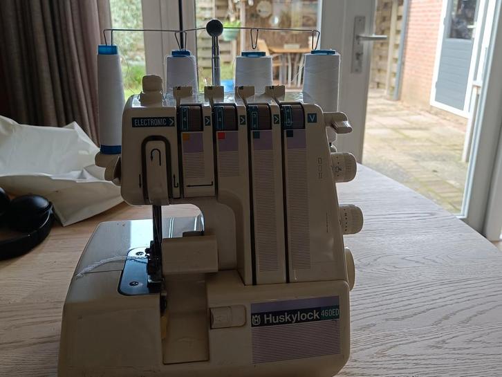 Husqvarna Huskylock 460ED Lockmachine, Hobby en Vrije tijd, Naaimachines en Toebehoren, Gebruikt, Lockmachine, Husqvarna, Ophalen