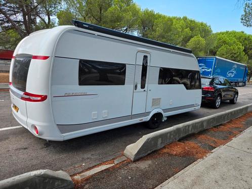 Te koop onze mooie hobby premium caravan 560 toelating. 2019, Caravans en Kamperen, Caravans, Particulier, tot en met 4, 1250 - 1500 kg