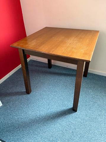 Vintage vierkante eettafel 80x80 cm beschikbaar voor biedingen