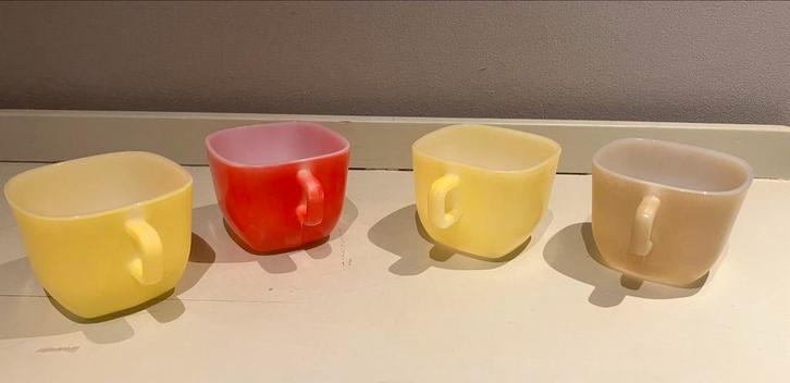 Vintage Arcopal Soepkommen, Antiek en Kunst, Antiek | Keukenbenodigdheden, Ophalen of Verzenden
