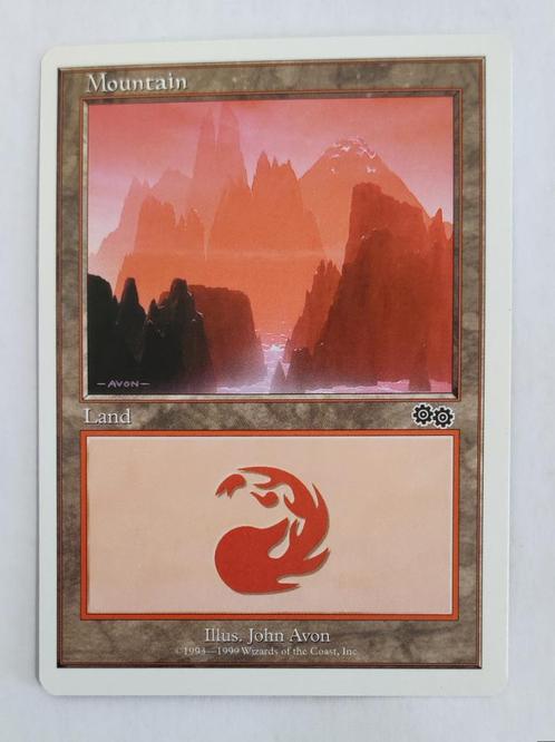 Mountain V.9 Battle Royale MTG Near Mint, Hobby en Vrije tijd, Verzamelkaartspellen | Magic the Gathering, Zo goed als nieuw, Losse kaart