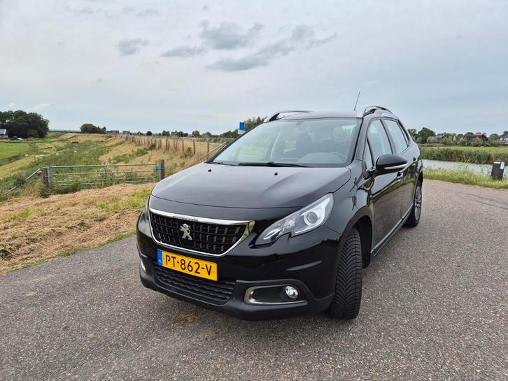 Peugeot 2008 1.2 VTI 2017 Zwart weinig kilometers, Auto's, Peugeot, Particulier, Benzine, C, SUV of Terreinwagen, Handgeschakeld