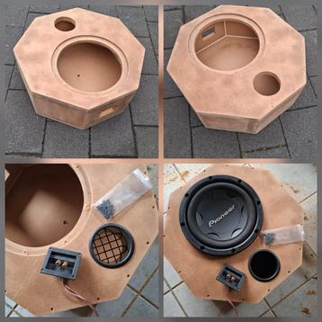 Custom 12" subwoofer kist voor reservewiel ruimte beschikbaar voor biedingen