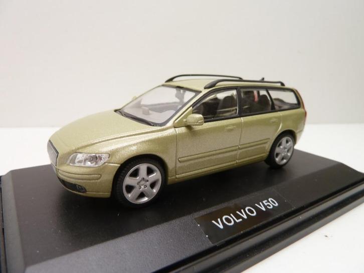 Volvo V50  '' volvo collection '', Hobby en Vrije tijd, Modelauto's | 1:43, Zo goed als nieuw, Auto, Overige merken, Ophalen of Verzenden