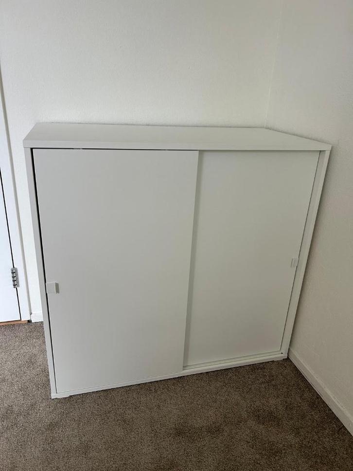 Ikea schuifdeurkast Vihals, Huis en Inrichting, Kasten | Overige, Zo goed als nieuw, Ophalen