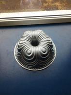 Nordic Ware Chiffon Bundt Pan - Goede Staat, Ophalen of Verzenden, Gebruikt, Taarten, Bakvorm