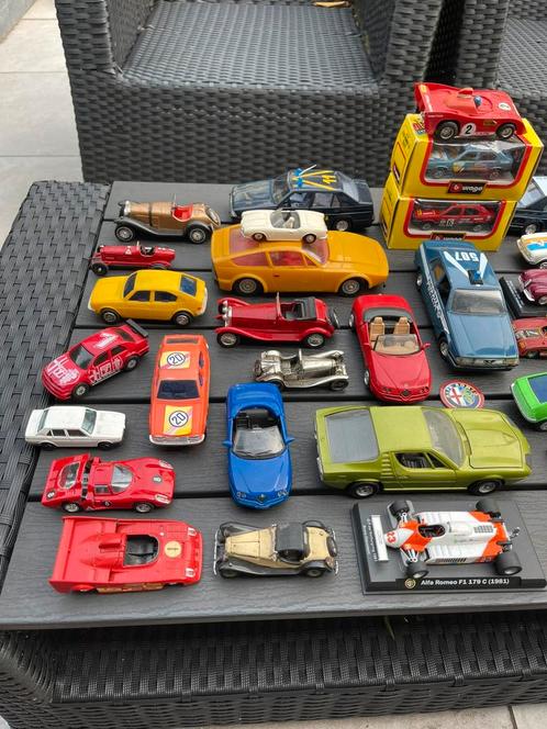 PARTIJ ALFA ROMEO 43 STUKS, Hobby en Vrije tijd, Modelauto's | Overige schalen, Zo goed als nieuw, Bus of Vrachtwagen, Ophalen of Verzenden