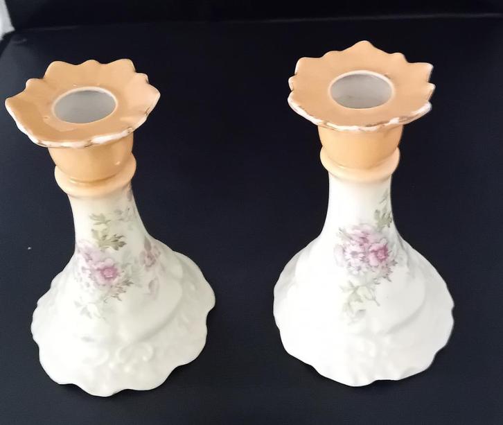 Twee prachtge kleine kaarsen standers zeer sierlijk model, Antiek en Kunst, Antiek | Keramiek en Aardewerk, Ophalen