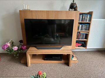 Modern eiken tv meubel met verborgen dvd kast