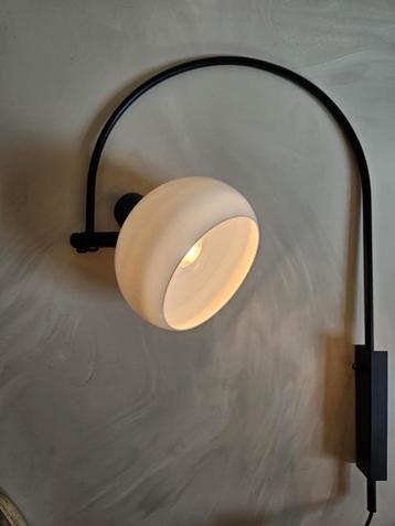 Vintage wandlamp  beschikbaar voor biedingen