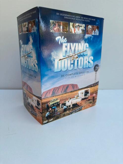 The flying doctors seizoen 1 t/m 4 + miniserie, Cd's en Dvd's, Dvd's | Tv en Series, Zo goed als nieuw, Boxset, Ophalen of Verzenden