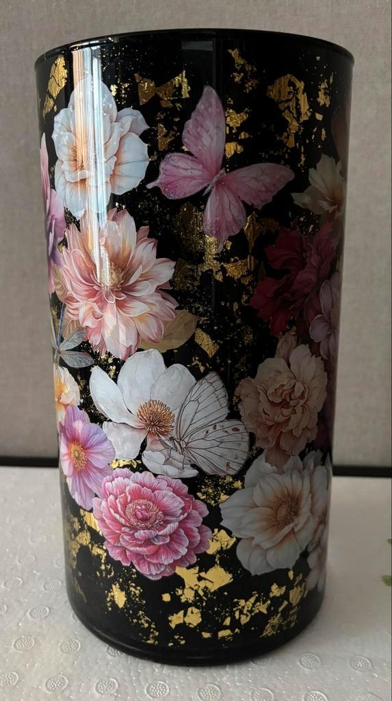 Decoupage Vaas met Bloemen, Huis en Inrichting, Woonaccessoires | Vazen, Zo goed als nieuw, Zwart, Minder dan 50 cm, Glas, Ophalen of Verzenden