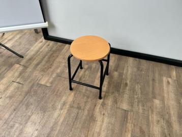 Houten kruk 51cm hoog beschikbaar voor biedingen