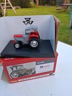 Massey Ferguson 135, grijze Sirocco kap, Universal Hobbies, Ophalen of Verzenden, Nieuw, Tractor of Landbouw, Universal Hobbies