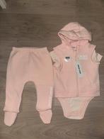 DKNY 3-Piece Bodysuit, jogging and Hooded Gilet Outfit Set, Verzenden, Zo goed als nieuw, Jongetje of Meisje