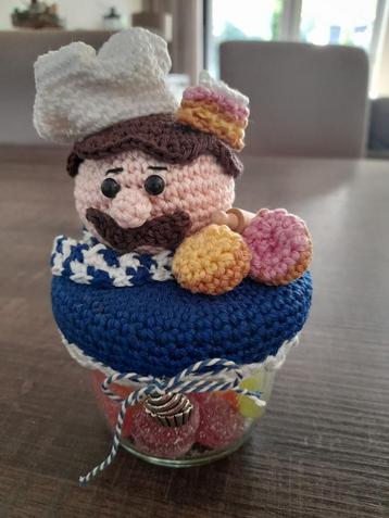 Gehaakte potjes, gevuld met snoep leuk cadeau beschikbaar voor biedingen