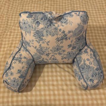 Shabby Chic Floral Backrest Pillow -- Reading Pillow beschikbaar voor biedingen