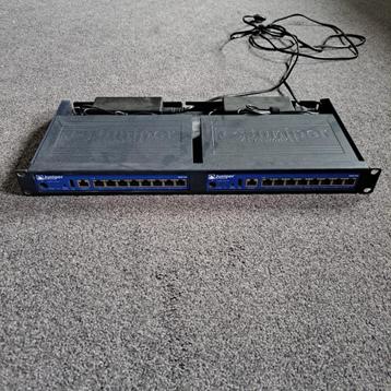 2x Juniper SRX100 Router beschikbaar voor biedingen