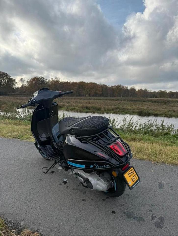 Vespa Sprint 125cc 4takt Akrapovic brom, Motoren, Tuning en Styling, Ophalen of Verzenden