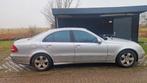 Mercedes-Benz E-Klasse 2.6 E240 Sedan AUT 2003 Grijs, Auto's, Automaat, Achterwielaandrijving, 2597 cc, 1505 kg