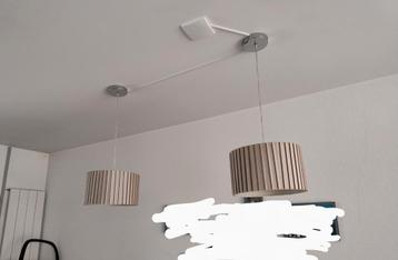 2 hanglampen 30cm, beige beschikbaar voor biedingen