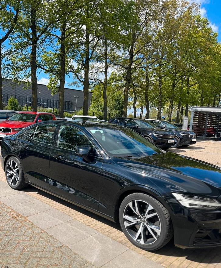 Volvo S60 T5 250pk Geartronic 2019 Zwart, Auto's, Volvo, Particulier, S60, Benzine, D, Sedan, Automaat, Origineel Nederlands, Zwart