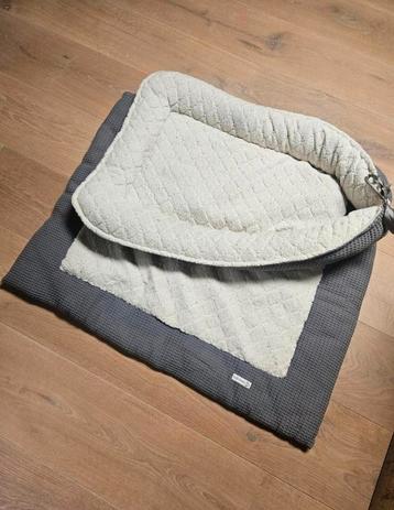 Baby nestje en boxkleed  beschikbaar voor biedingen