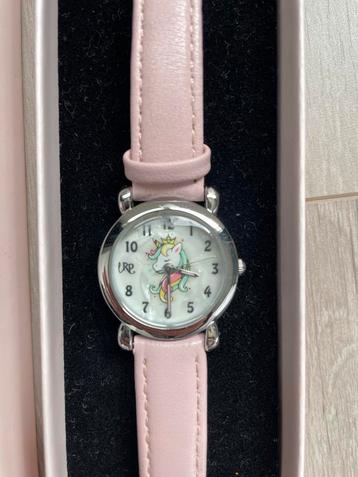 Unicorn horloge beschikbaar voor biedingen