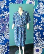 Vintage jaren 80 jurk blauw/lila motief maat 44, Maat 42/44 (L), Vintage, Knielengte, Gedragen