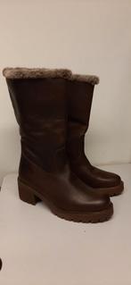 Onpaar nieuwe laarzen, rechts 40, links 38, Kleding | Dames, Schoenen, Hoge laarzen, Bruin, Nieuw, Common Pairs