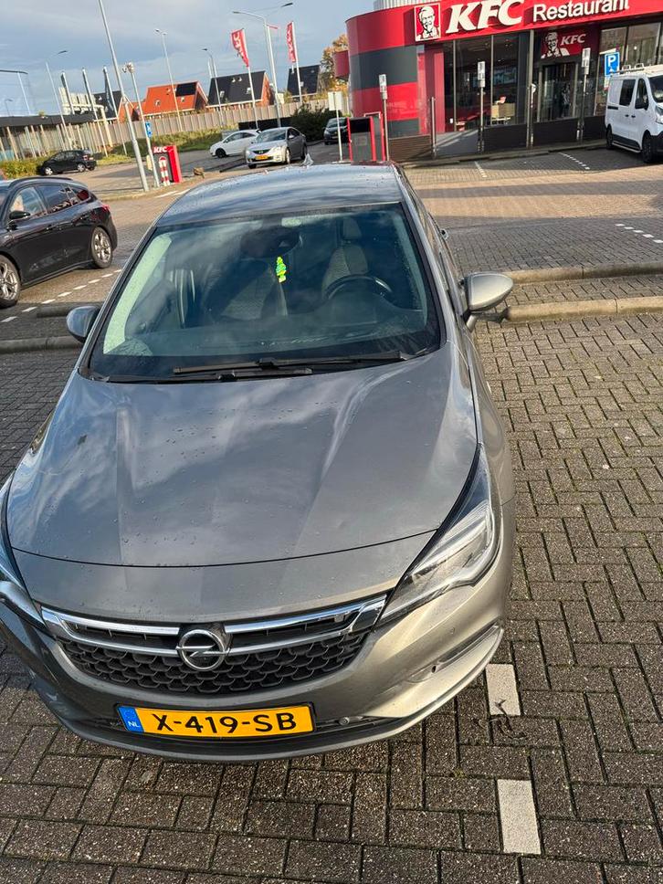 Opel Astra 1.0 Turbo 77KW 5D 2017 Grijs, Auto's, Opel, Particulier, Astra, Benzine, Hatchback, Handgeschakeld, Geïmporteerd, Zilver of Grijs