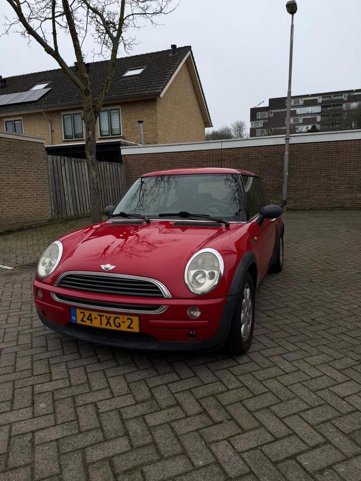 Mini 1.6 16V ONE 2002 Rood, Auto's, Mini, Particulier, One, ABS, Airbags, Airconditioning, Cruise Control, Elektrische ramen, LED verlichting