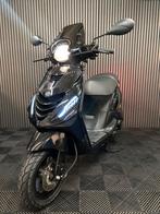 PIAGGIO ZIP BROM 2021 (1 EIGENAAR) FULL OPTION GLANS ZWART, Fietsen en Brommers, Scooters | Piaggio, Maximaal 45 km/u, Zip, Ophalen of Verzenden