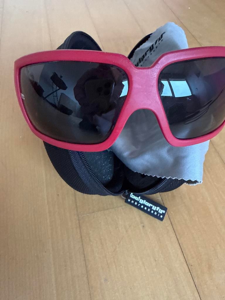 Da Gloryfy unbreakable rode zonnebril- Wintersport, Overige merken, Zonnebril, Ophalen of Verzenden, Zo goed als nieuw